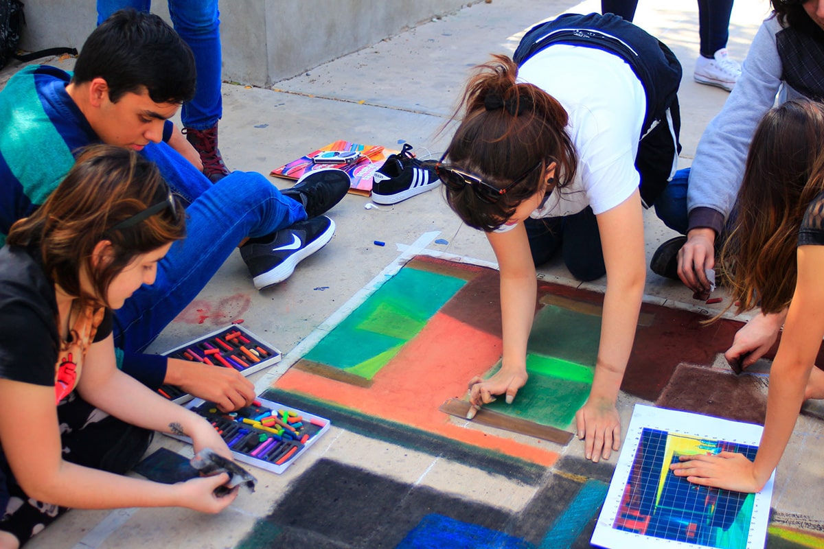 Técnica Madonnari | Guía de Materiales para Pintar en el Suelo